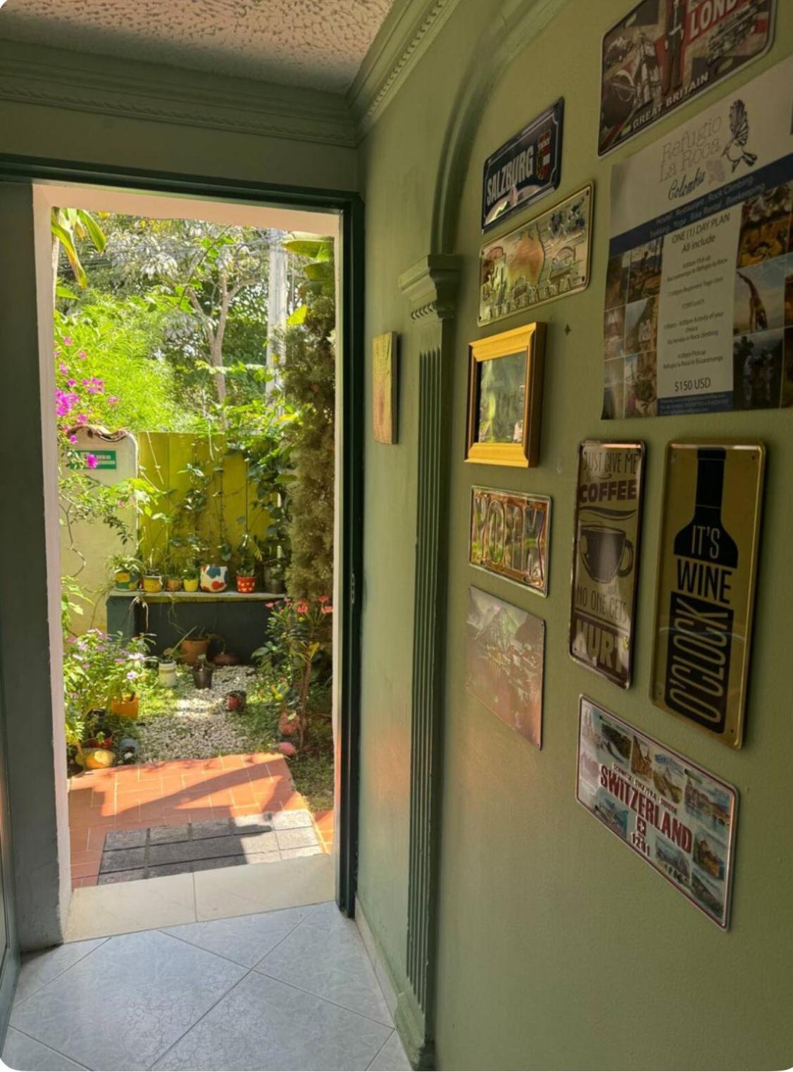 Tatami Hostel ブカラマンガ エクステリア 写真
