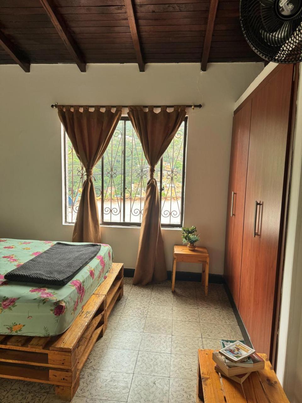 Tatami Hostel ブカラマンガ エクステリア 写真